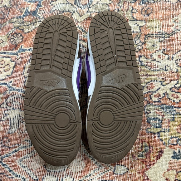 Jordan 1 Low Nike Men's White and Brown w with Purple Swoosh/Accents - Picture 8 of 8